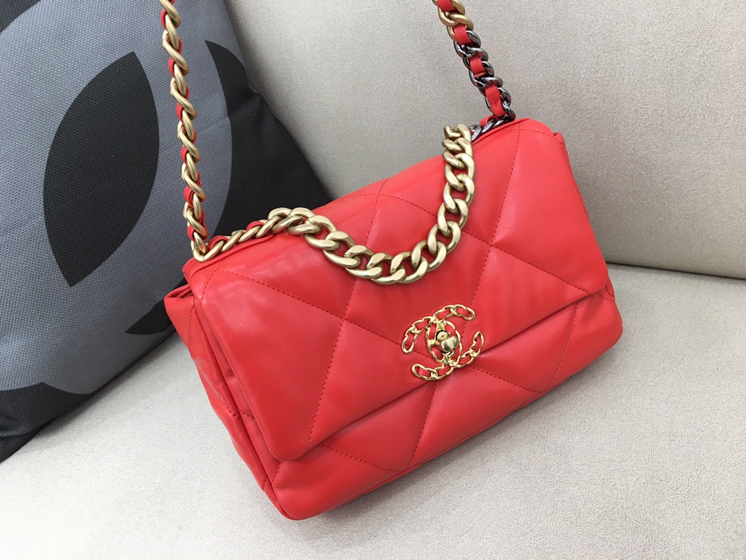 Lambskin 19 Handbag Flap Bag AS1160 Red